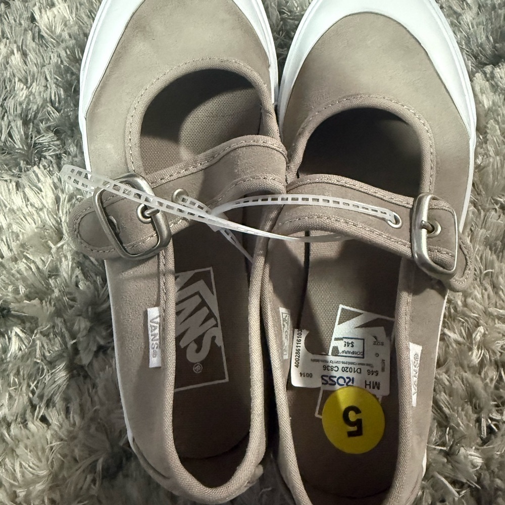 Vans women Tan Mary Jane Sneakers NOWT - Picture 4 of 7